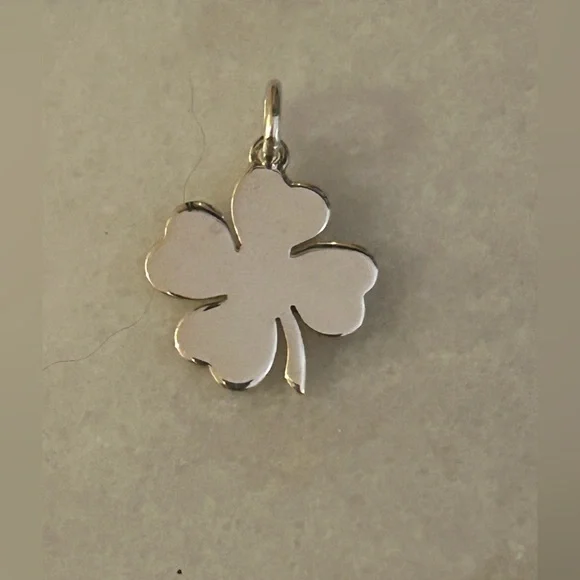 💯 authentic Tiffany and Co. Clover Leaf “GOOD LUCK” Charm! (Charm ONLY) - Picture 3 of 7